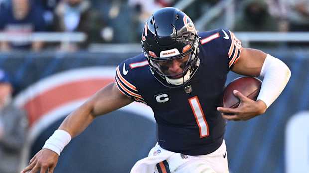 Chicago Bears quarterback Justin Fields